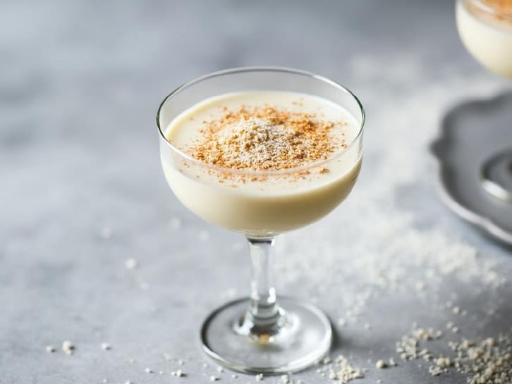 Alexander cocktail là gì