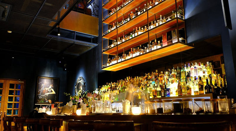 Cocktail bar