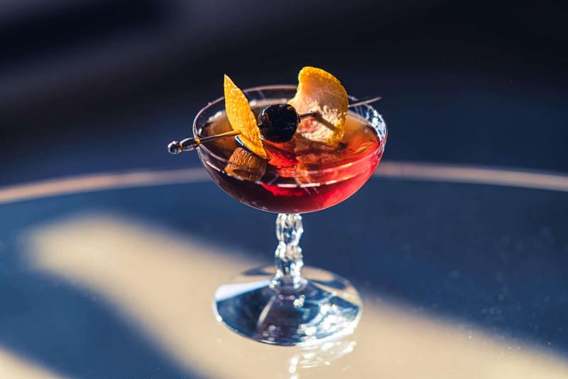 Cách pha chế Cocktail Sweet Manhattan